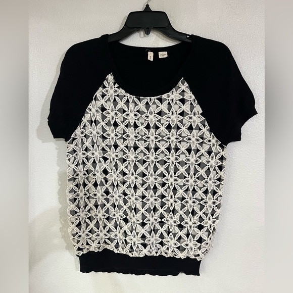 Anthropology, MOTH  short sleeve top size SP Black, and white lace front - Picture 1 of 4